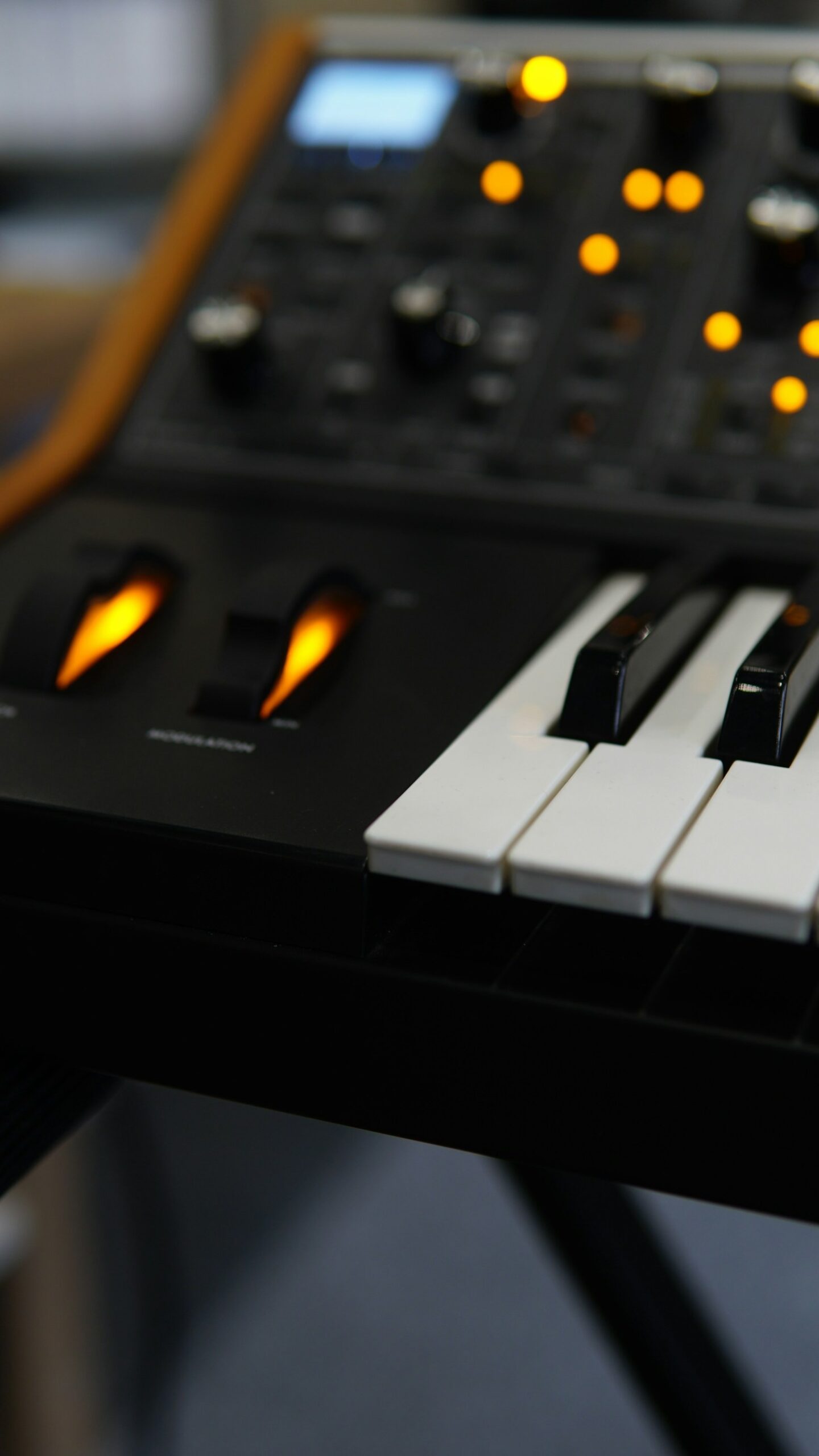 Hur man börjar skapa elektronisk musik